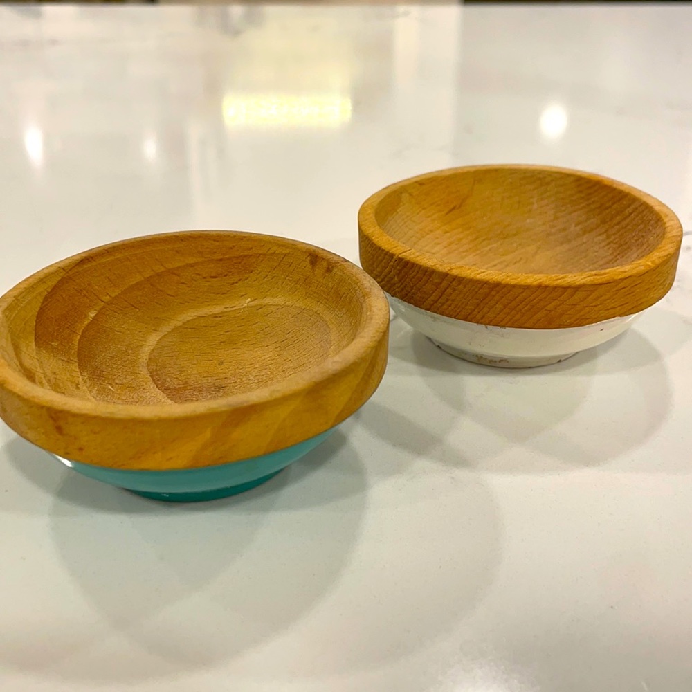 Vintage Set of 2 Wooden Pinch Pots